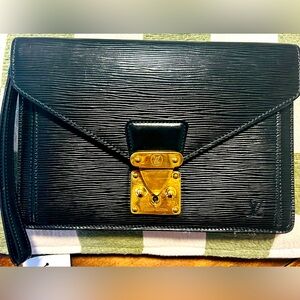 Black Louis Vuitton epil leather clutch